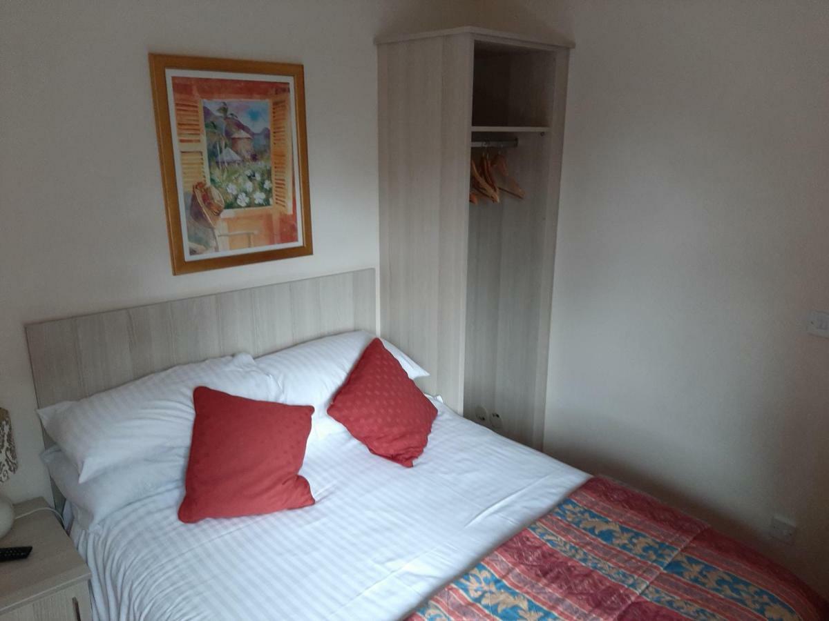 The Pilgrim'S Guest House 뉴버리 외부 사진